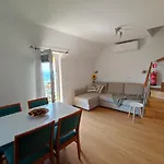 Zidanica Jakse - Vineyard Cottage Дом отдыха