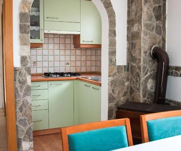 Zidanica-vineyard Jakse