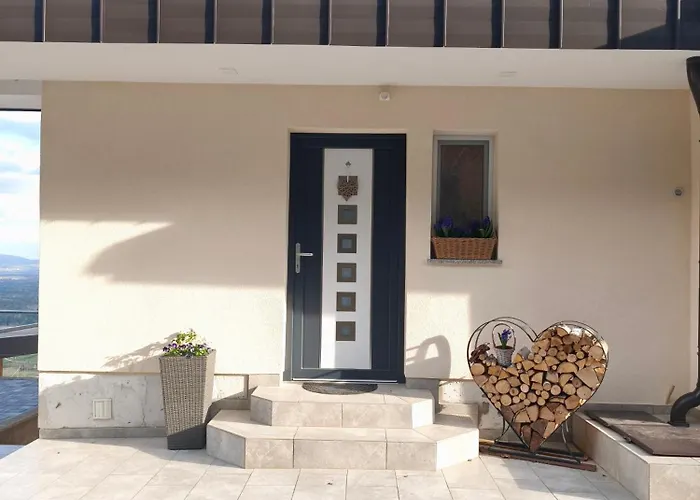 Zidanica-vineyard Jakse Semic